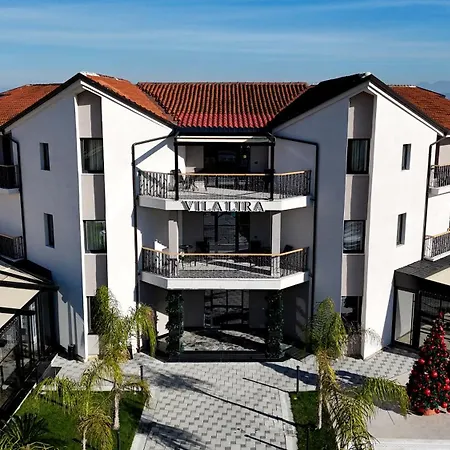 Lira Hotel