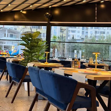 Lira Hotel 4*